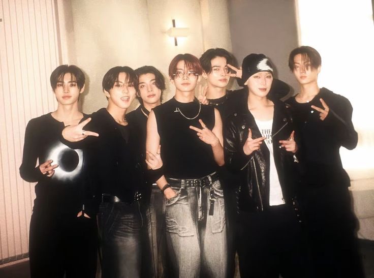 Synthetic tweet media