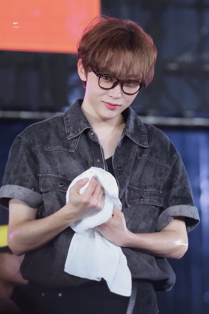 𝑠𝑖𝑔ℎ𝑡 tweet media