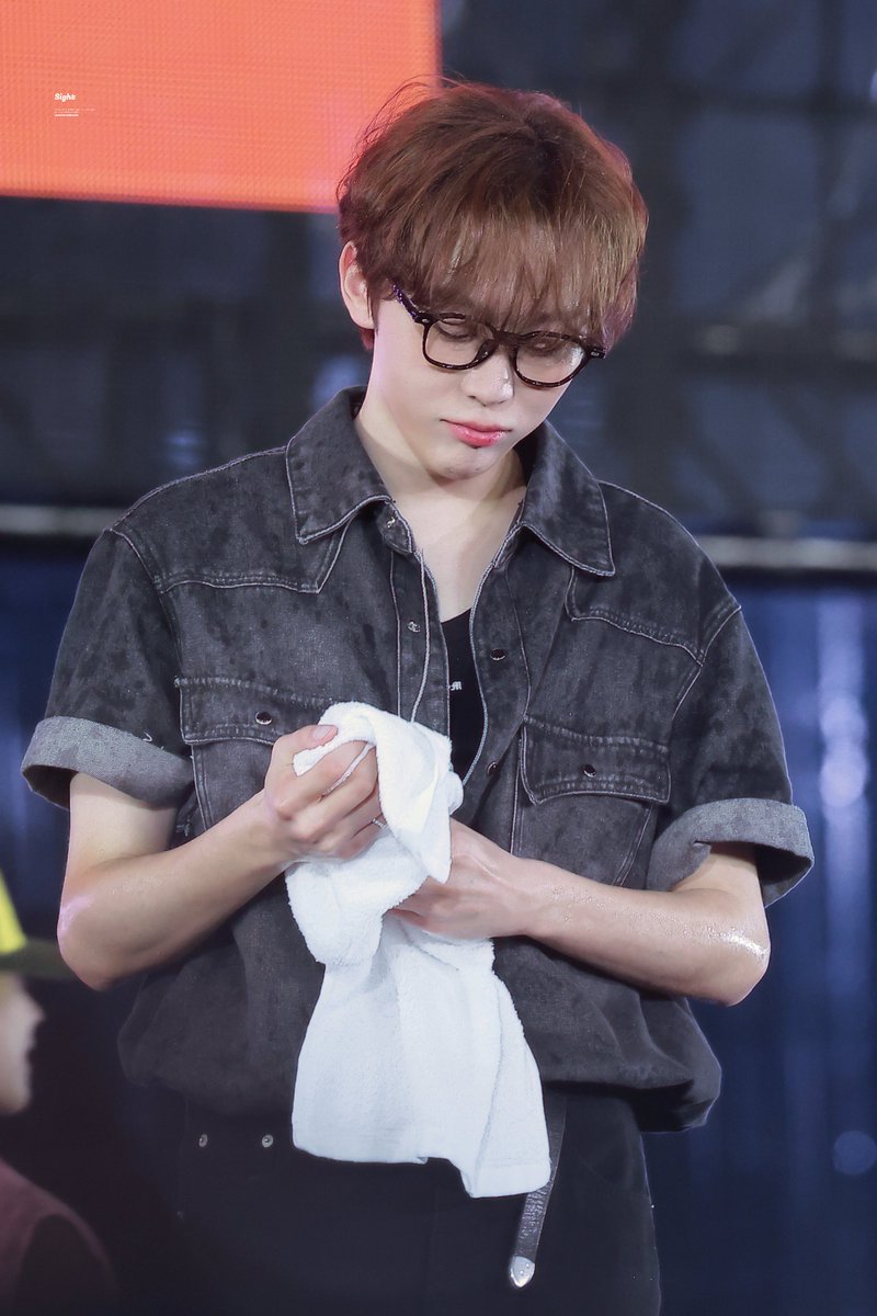 𝑠𝑖𝑔ℎ𝑡 tweet media