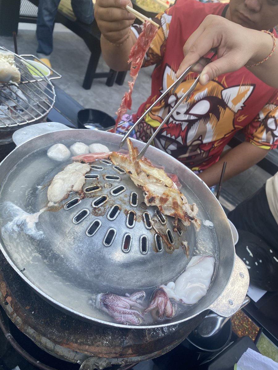 Toon2309's tweet photo. 美味しい😋 #หมูอู๊ดเจ็ดยอด https://t.co/CCUg2kHp54
