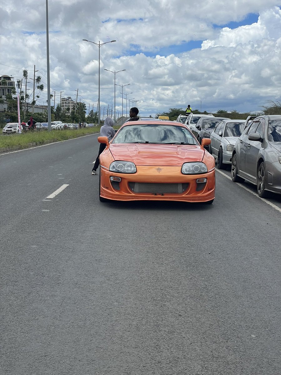 king hysteria tweet media