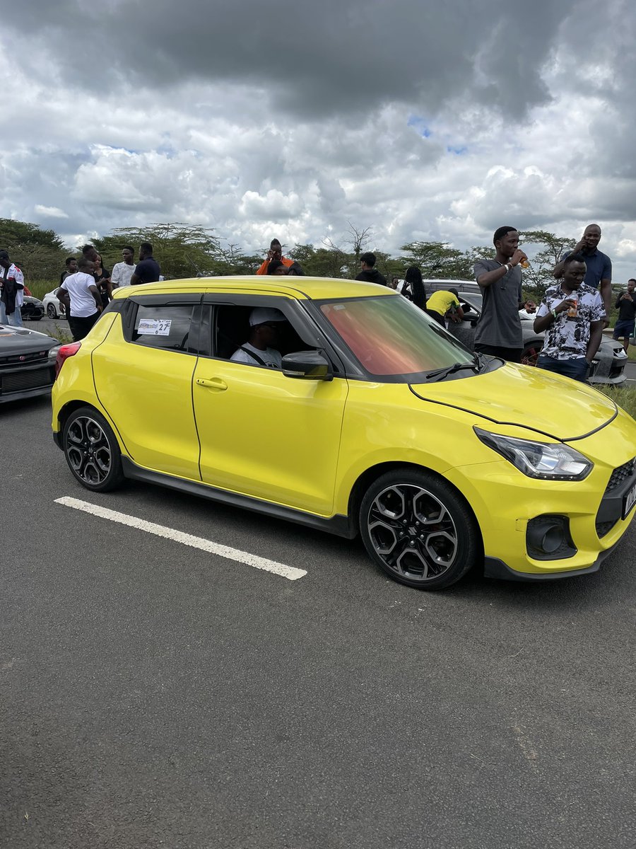 king hysteria tweet media