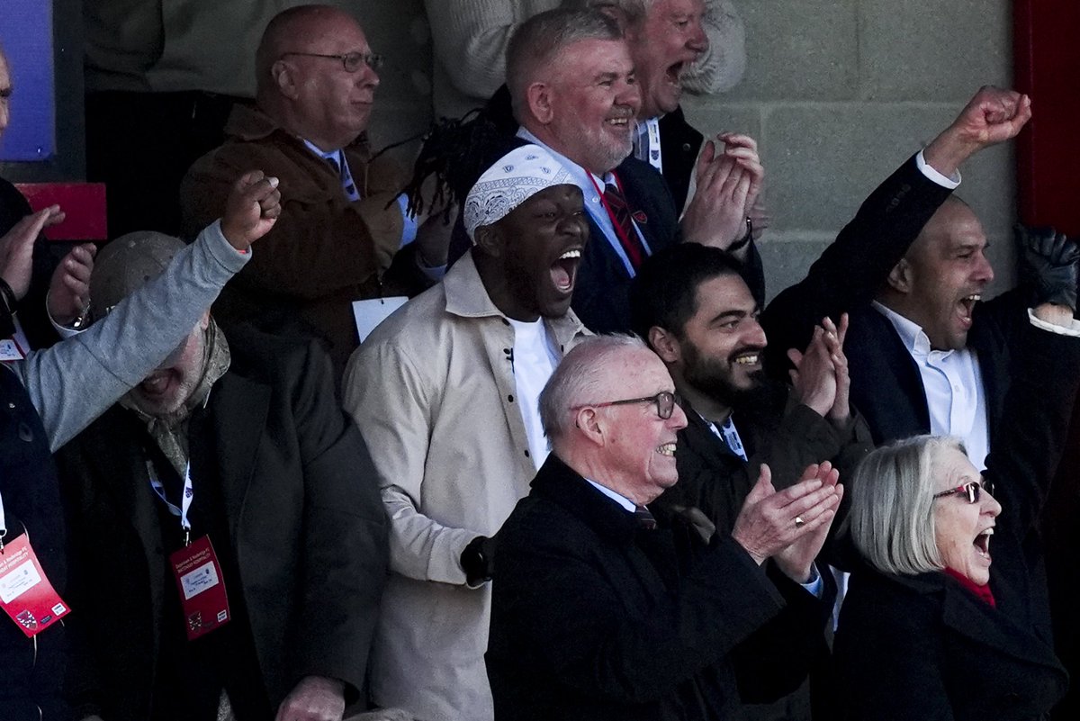 jordanpettitt's tweet photo. KSI celebrates as interim manager Andy Carroll leads Dagenham &amp; Redbridge to a 1-0 win against Torquay United at the Chigwell Construction Stadium, London. https://t.co/5AbsN7hfwV