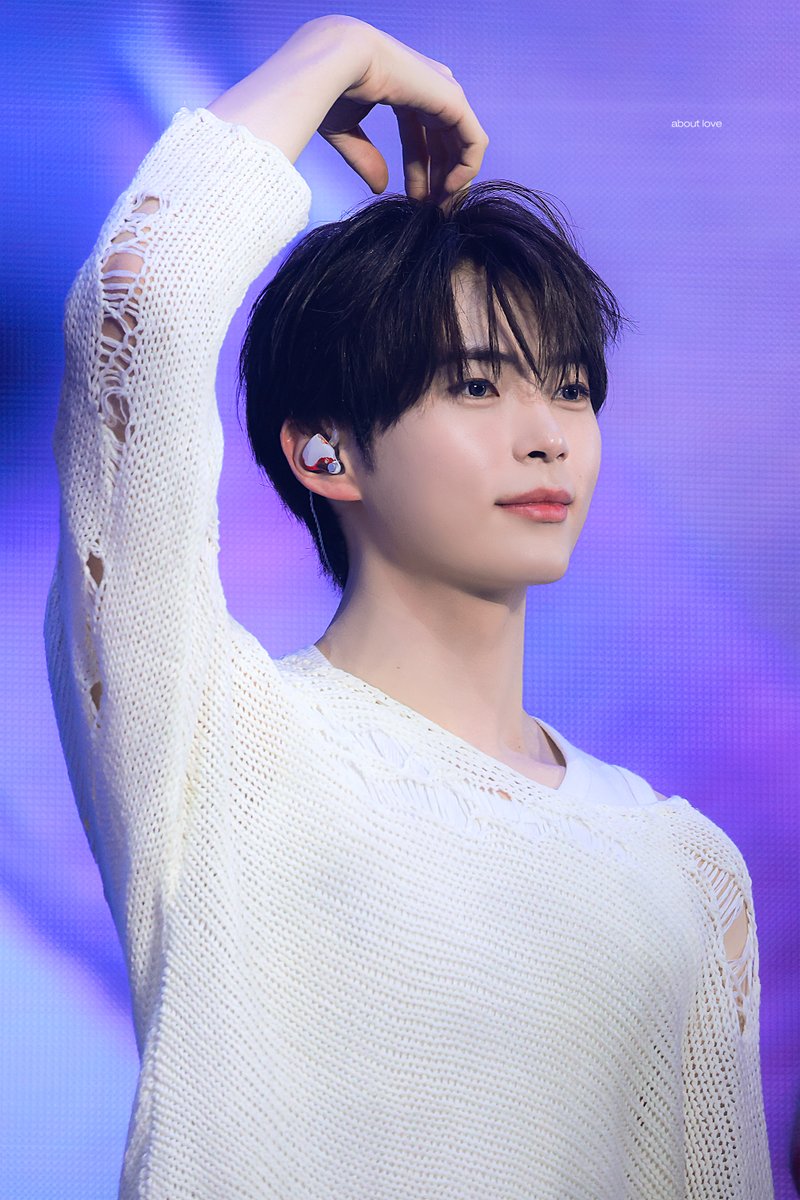 𝗮𝗯𝗼𝘂𝘁 𝗹𝗼𝘃𝗲 tweet media