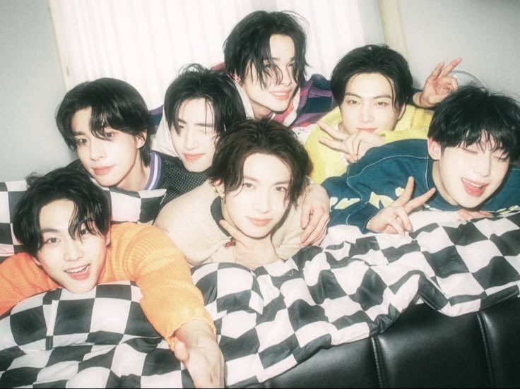 Synthetic tweet media