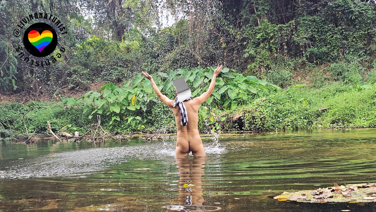 livingnaturist's tweet photo. ร้อนๆแบบนี้ใครอยากไปเล่นน้ำยกมือขึ้น
🙋‍♂️🌞🍑🥚🍌🌞🙋‍♂️
#naturist #naked #outdoor #โชว์เนียน 
#เป้าตุง #ผ้าขาวม้า https://t.co/TvPP8OLizk