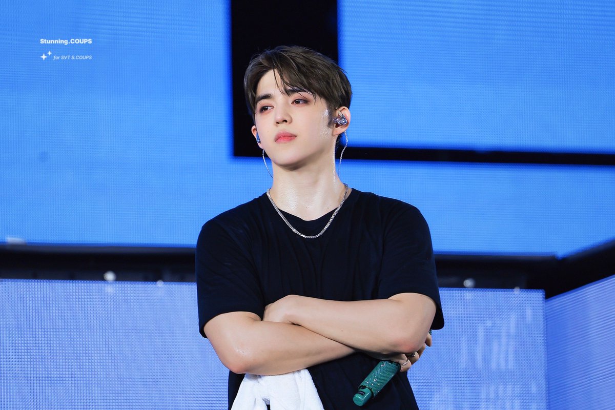 Stunning.COUPS tweet media