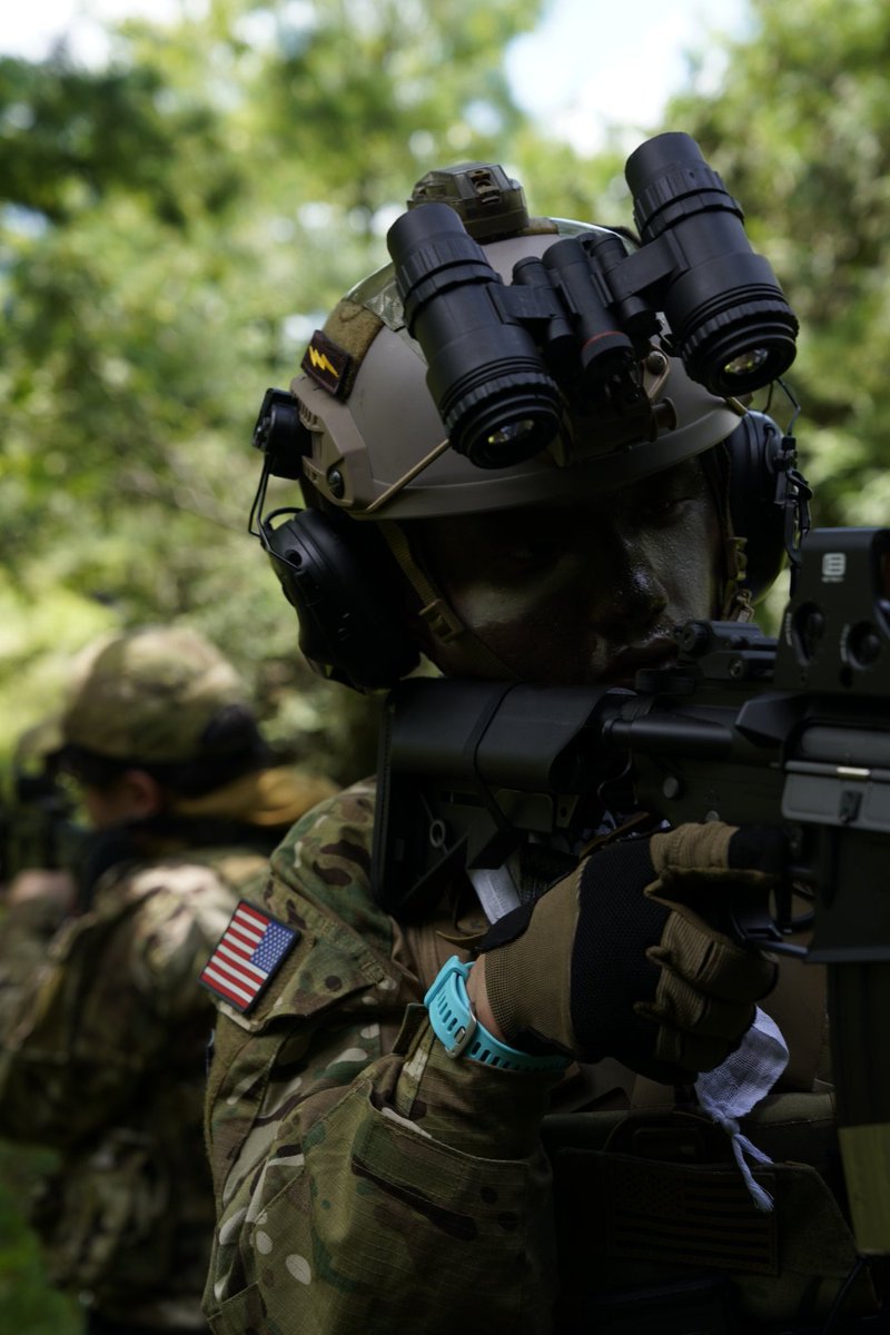 꾹이(군복무중) tweet media