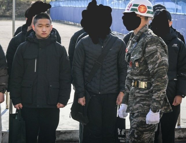 꾹이(군복무중) tweet media