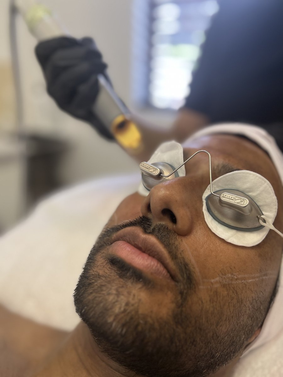 Skin Online tweet media