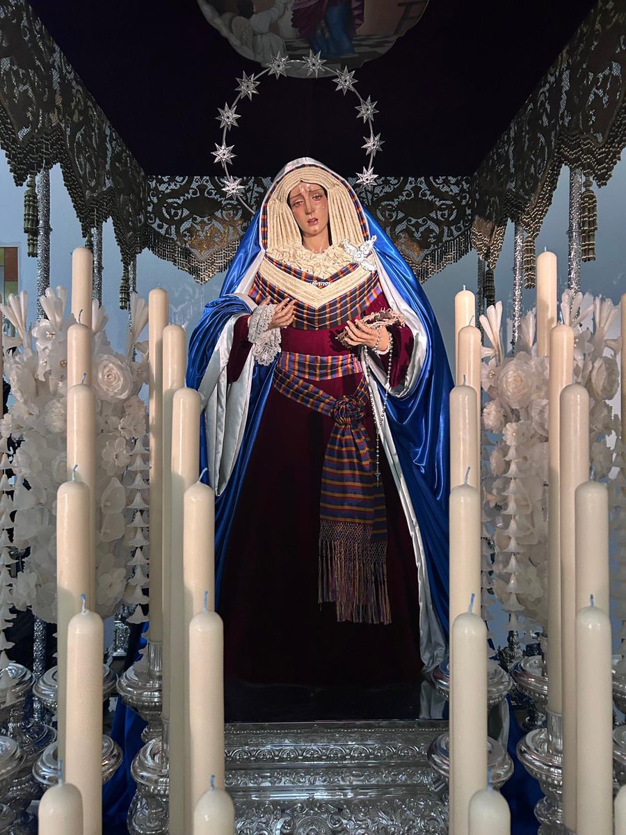 María Santísima del Amor ya se encuentra en su paso procesional.