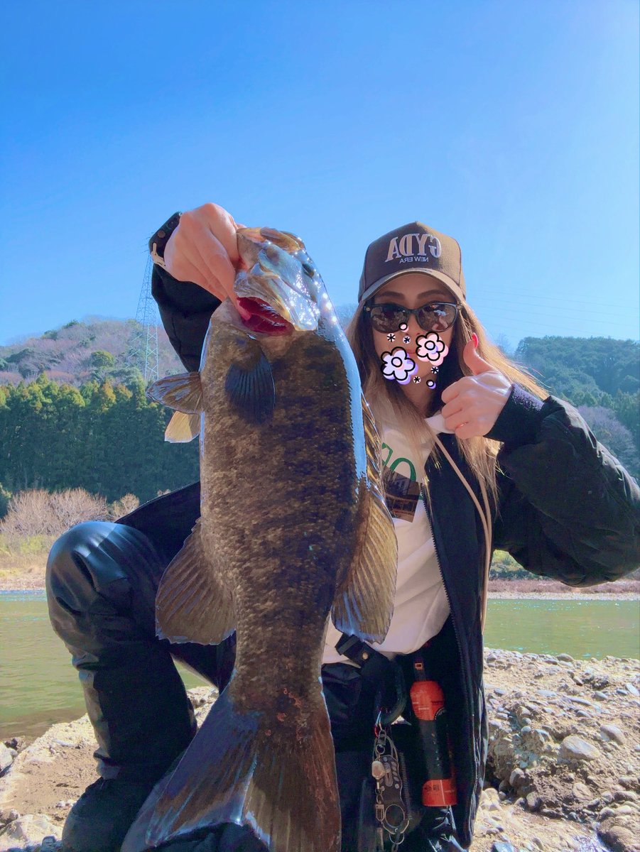 ✰ℛ✰ tweet media