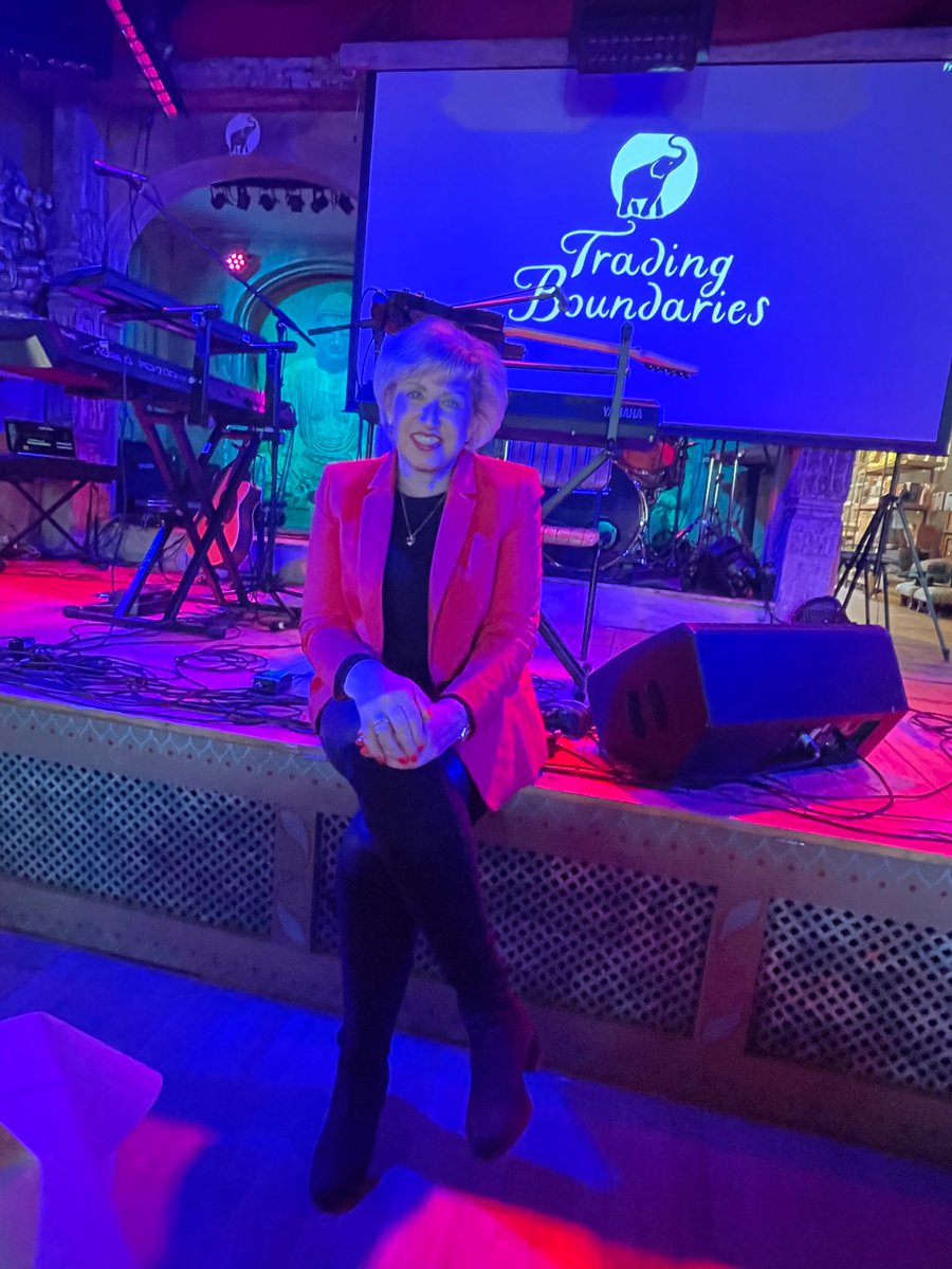 Mystic Queen of Maybe (Jan) & Teddy 🐈‍⬛ tweet media