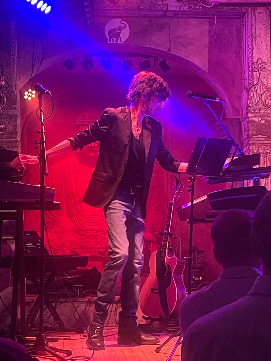 Mystic Queen of Maybe (Jan) & Teddy 🐈‍⬛ tweet media