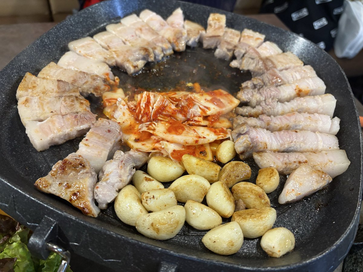 ともけつ tweet media