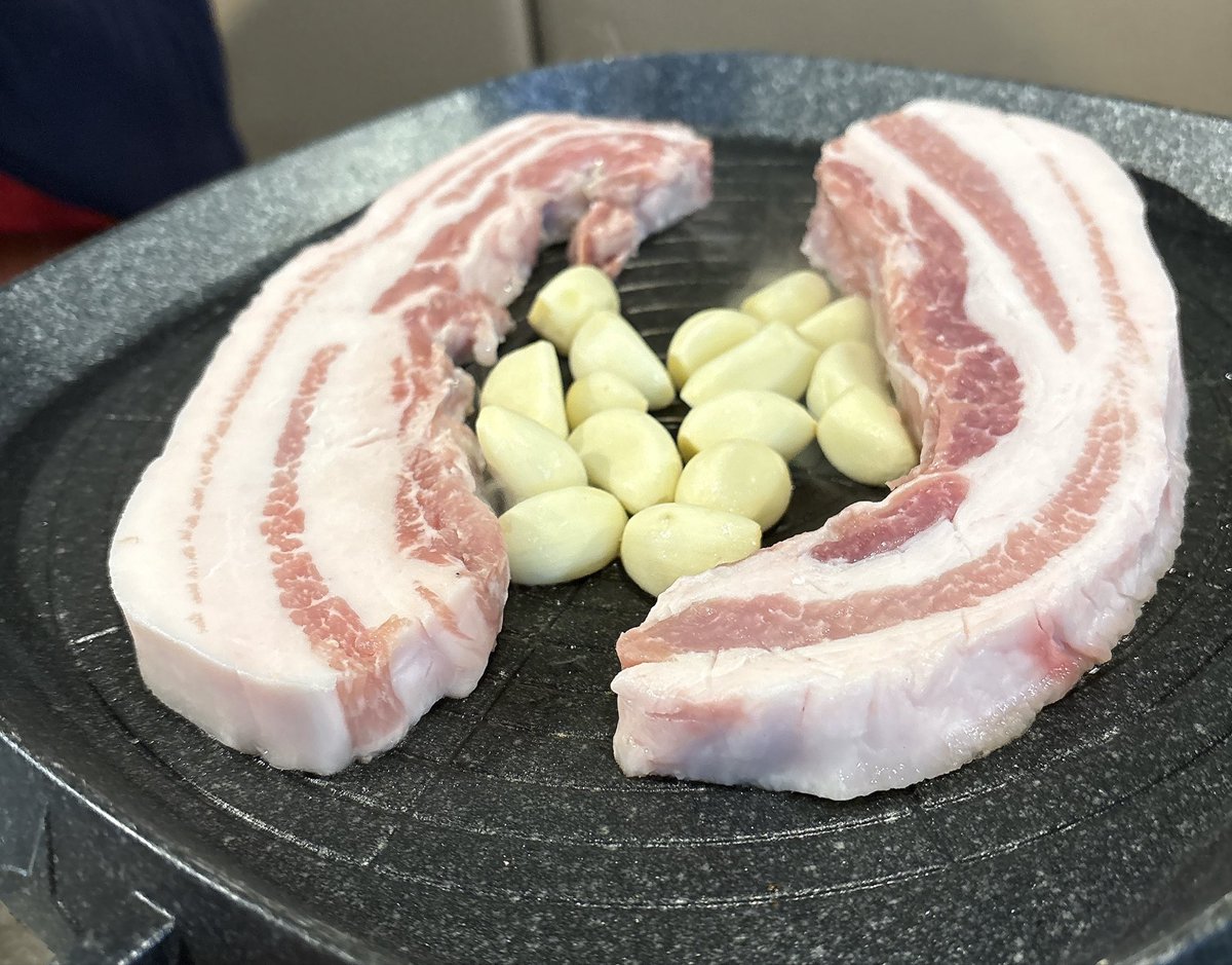 ともけつ tweet media