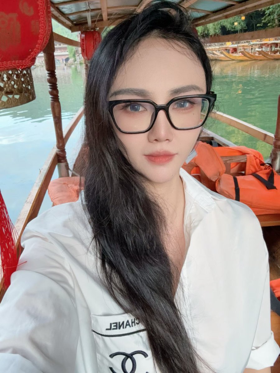 广州可屌良家熟女 tweet media