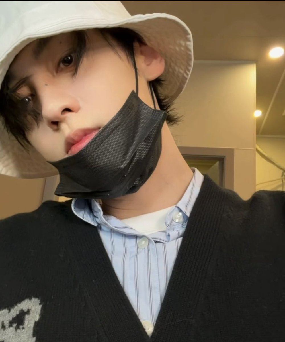 lariin🦖 tweet media