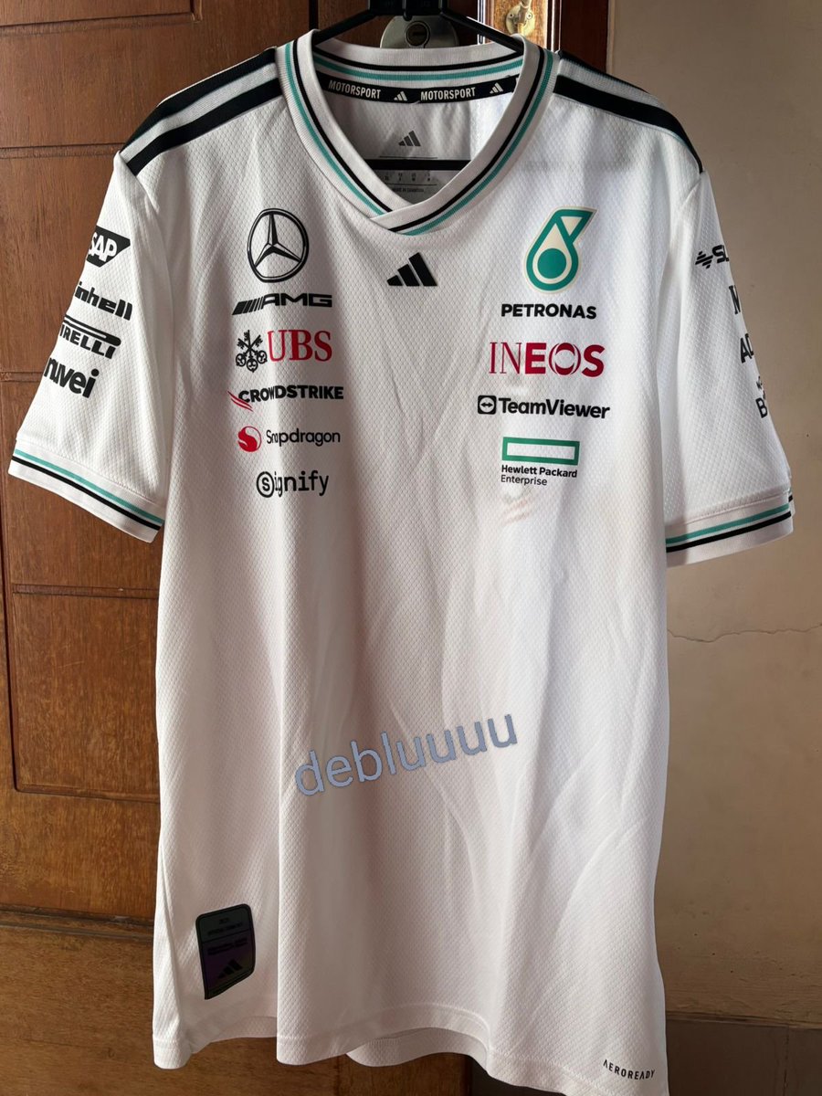 Delionn_bluee tweet media