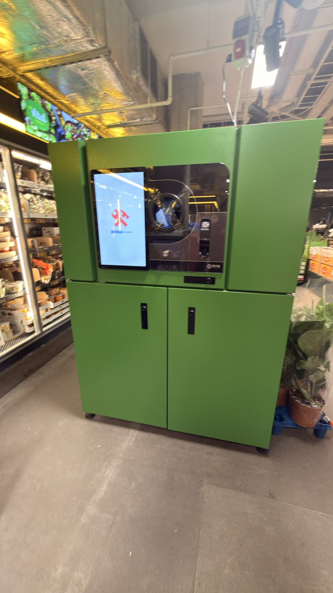 Adam Czarnecki tweet media