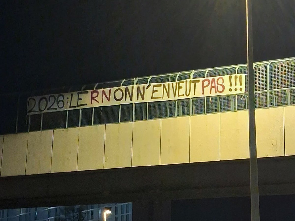 Olympienne_13's tweet photo. Pour l’histoire de Marseille avant d’aller au stade on n’oublie pas d’aller voter ! https://t.co/7gikWn5x3n