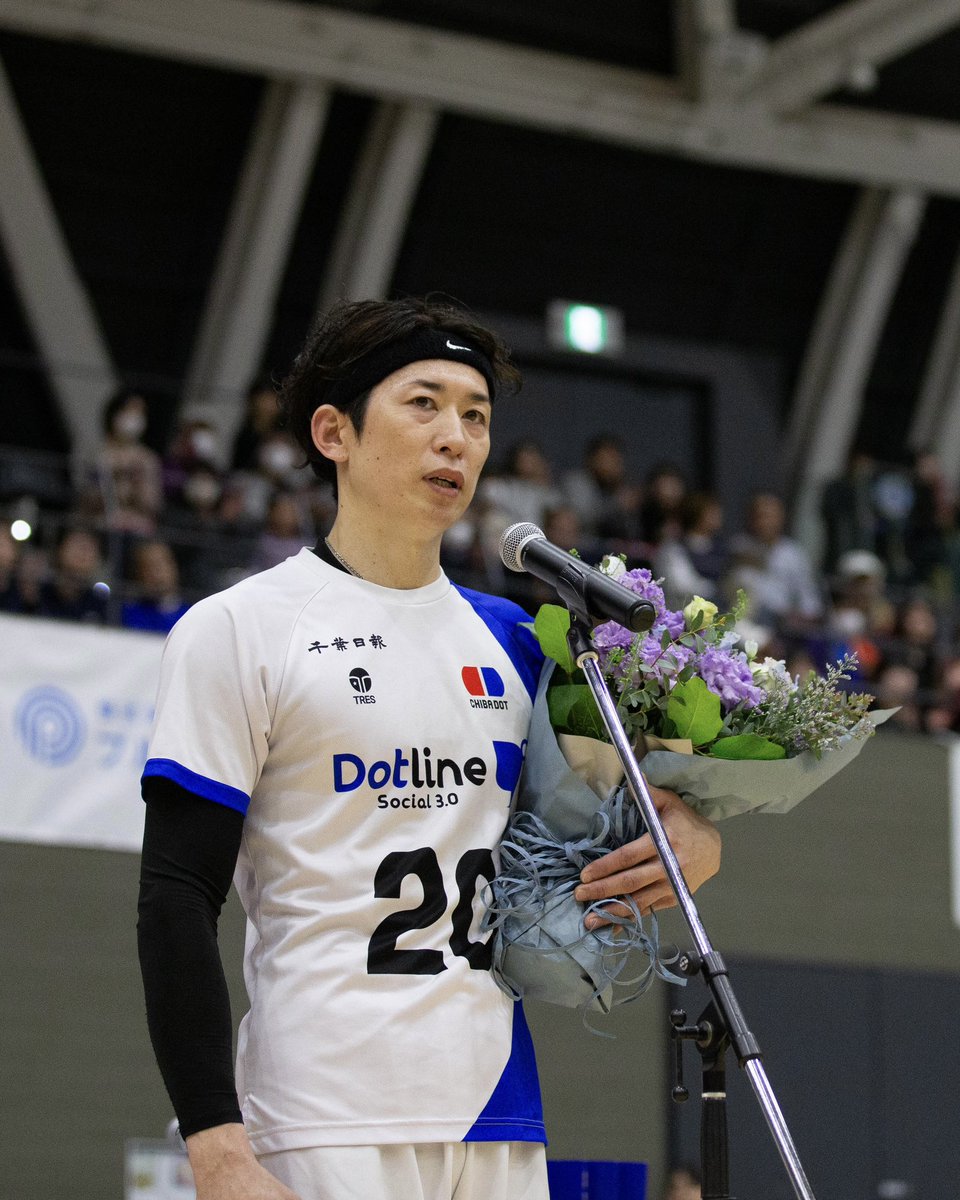 CHIBA_DOT's tweet photo. 3/22(日)VS 東京ヴェルディ
23-25
16-25
25-27
セットカウント0-3で敗戦となりました。
試合終了後は杉﨑選手の引退セレモニーも行われました👏
温かい拍手•ご声援をありがとうございました🌸
本日は、今シーズン ホームゲームで最多の1487名の方にご来場いただきました。
ありがとうございました❗️ https://t.co/sGGZjbEVOm