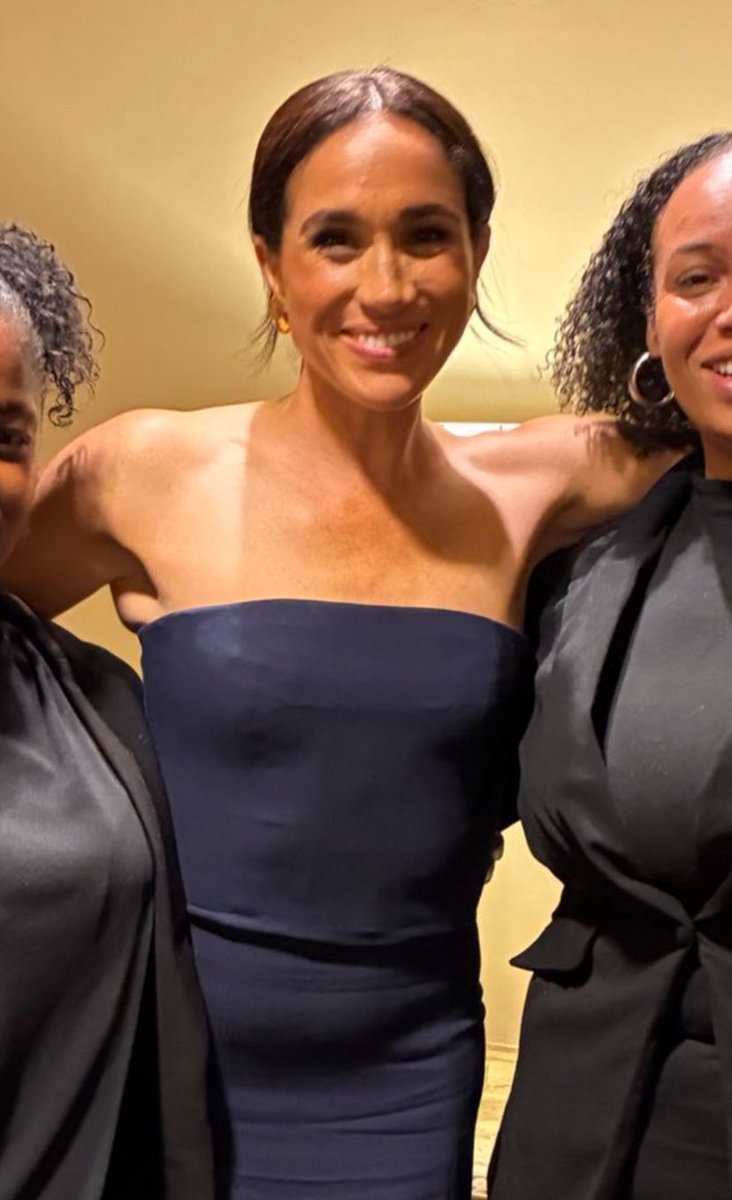 🪷Magnolia-HRH Duchess In-Bloom 🪷🥂🇺🇸🦖 tweet media