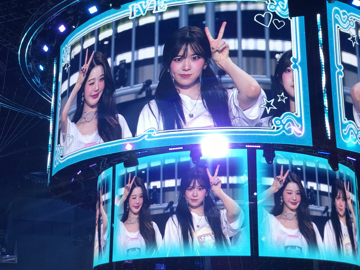 zz_yzii's tweet photo. 260322 안녕즈 #안유진 #장원영
🐰🐰 https://t.co/eU9SFnk1DA