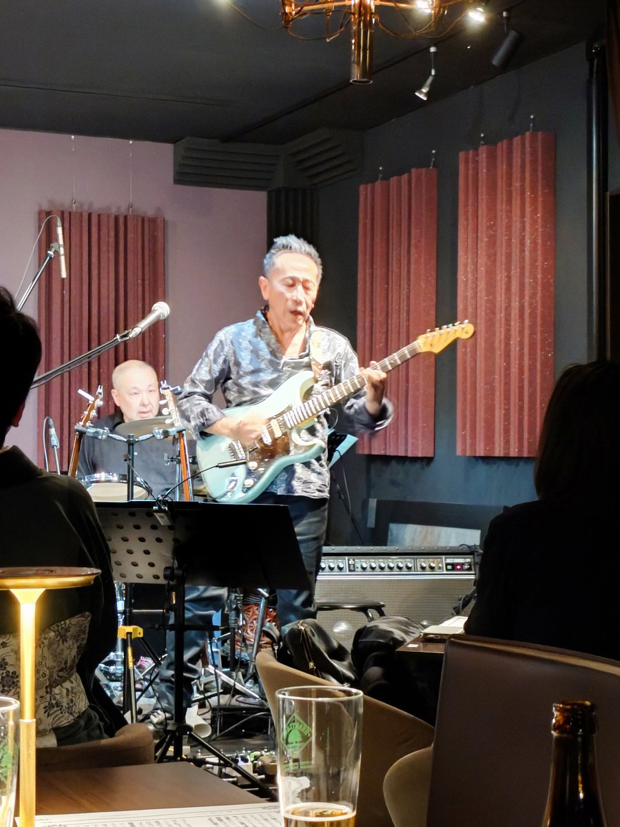 JULIA89489471's tweet photo. 昨夜のEra Special at 小山Fellowsも、大爆発🌋🌋🌋
素晴らしく満喫させて頂きました🤩
この方々は、いったいぜん��いどこまで行くやら🚀目が離せない‼️ってヤツですね😸
次回も待ち遠しい😻
#Eraspecial #鬼怒無月 #壷井彰久 #佐藤研二 #岡部洋一 #難波弘之 https://t.co/xeUxFcmoYH