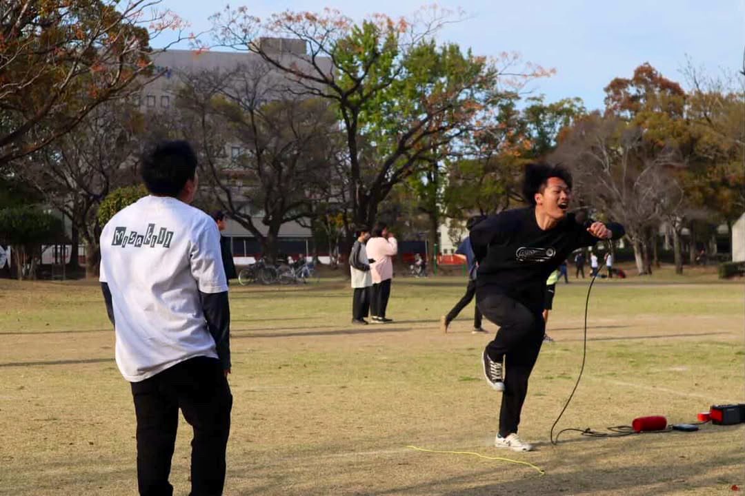 くにや tweet media