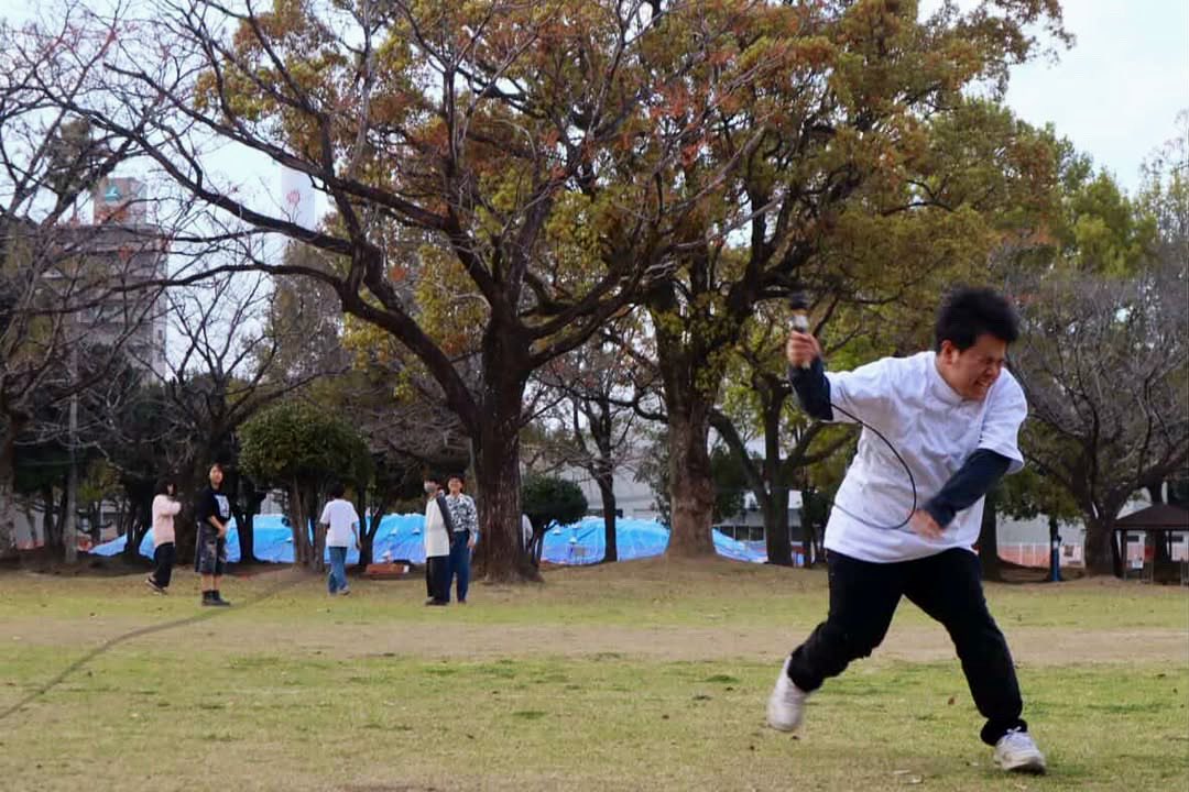 くにや tweet media