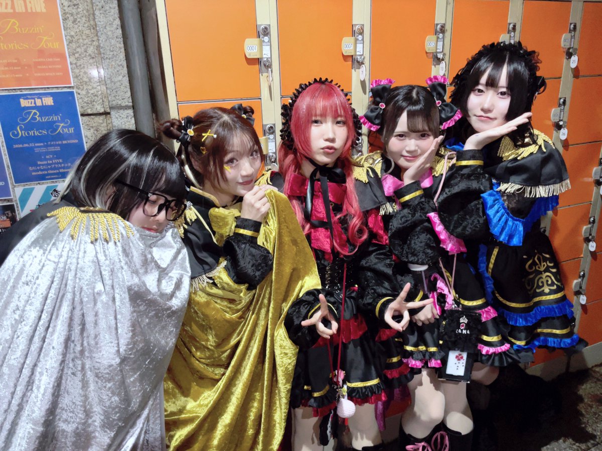 KrownKrown_idol's tweet image. 1本目ありがとうございました！

2本目回し特典
ひとこと動画！

ワンマン前ラスト対バン
お待ちしております。

♛⎯⎯⎯⎯⎯⎯⎯⎯♛

#G8 ナンバーゲート
前方エリア 2,500円 / 一般 1,500円 / 当日 +1,000円（+1DRINK600円）

⚜️出番 20:40-21:00
⚜️特典会 21:25-22:25