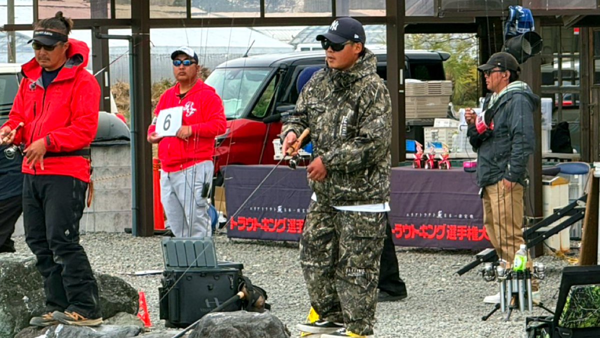 バヤシ tweet media