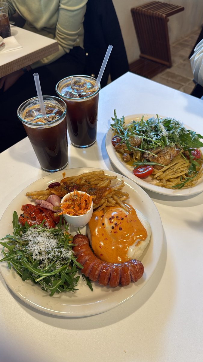dudu_zip's tweet photo. 오억짜리 부런치를 먹엇어요 https://t.co/RgKgMYtnB6