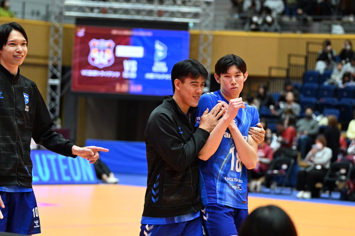 Sweets love tweet media