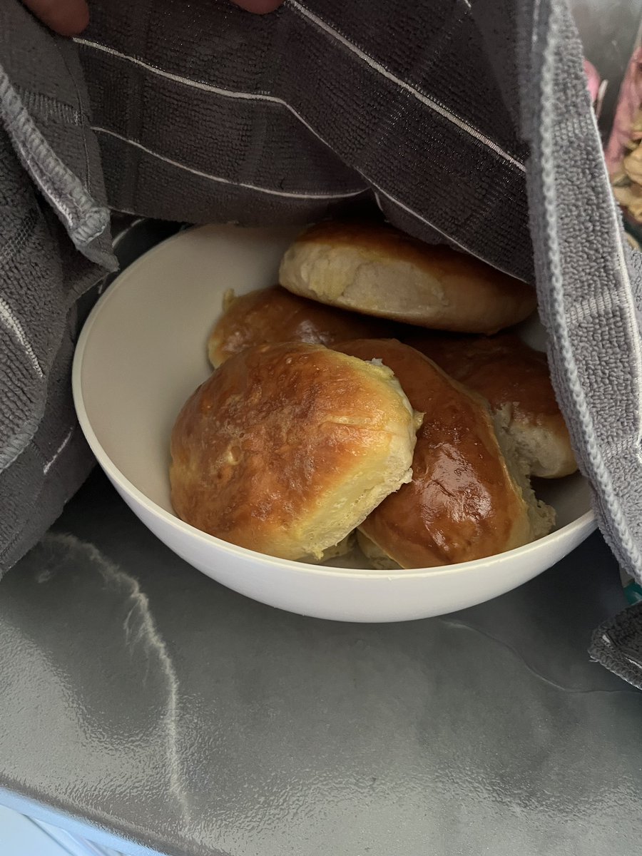 пані Катерина Втомлена tweet media