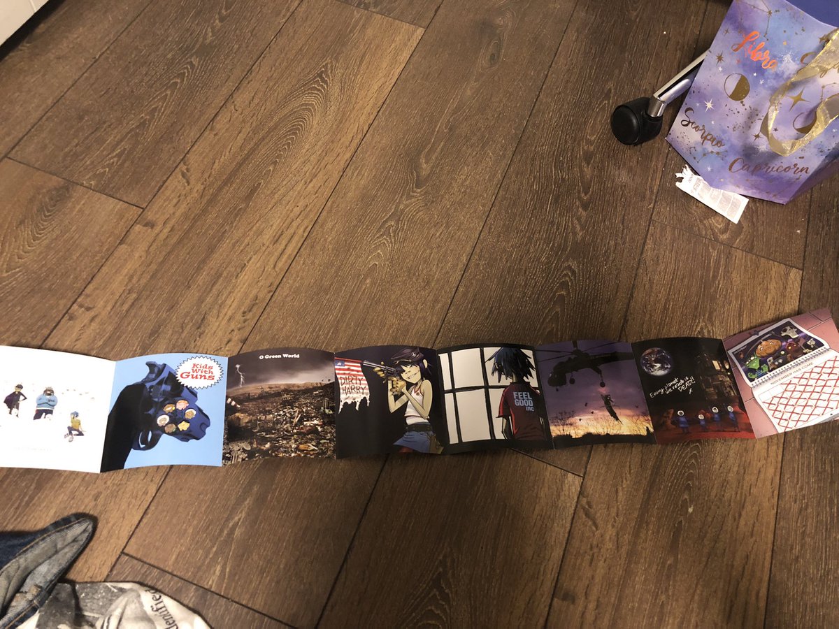 avril_issocool's tweet image. #needhelp !! Which side do I put on my wall???  1.        Or        2!!

#gorillaz #gtwt