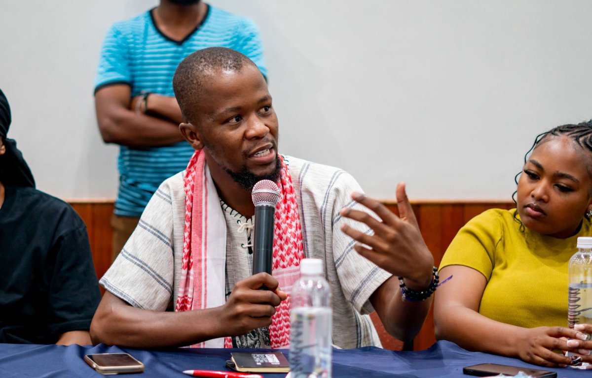 𝐈 𝐇𝐚𝐯𝐞 𝐀 𝐒𝐭𝐨𝐫𝐲 𝐓𝐨 𝐓𝐞𝐥𝐥 tweet media