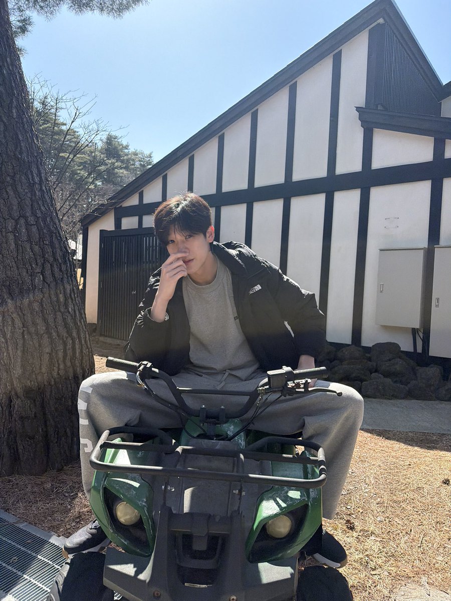 jimmy.jimmoi tweet media