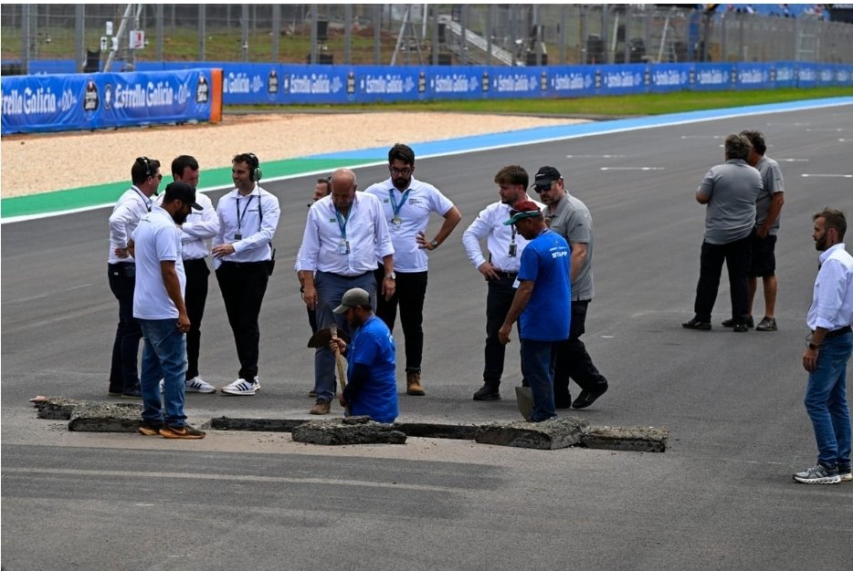 Des gens ont payé pour avoir un morceau de gazon du stade de France en 98...des gens payeront pour un carré d'enrobé.