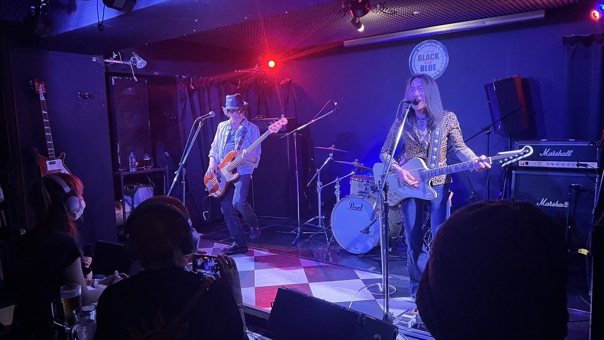 hajimecobain's tweet photo. 贅沢にROSE HIP GARDENのトップからイベントスタート！
いい夜にしようぜ〜。

#吉祥寺blackandblue #rosehipgarden #funkration #thehories https://t.co/HawUxq8TVw