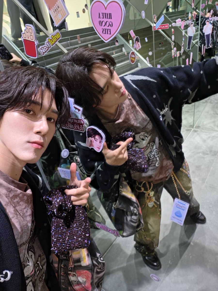 Hirunkit Nani tweet media