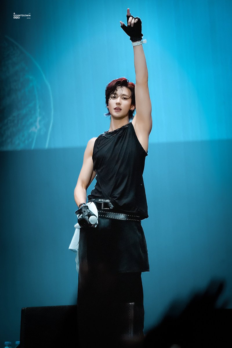 ACOUNTDOWN321 tweet media