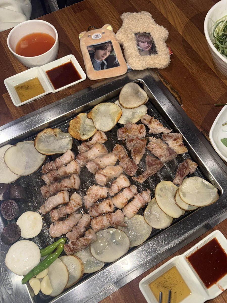 두리 tweet media