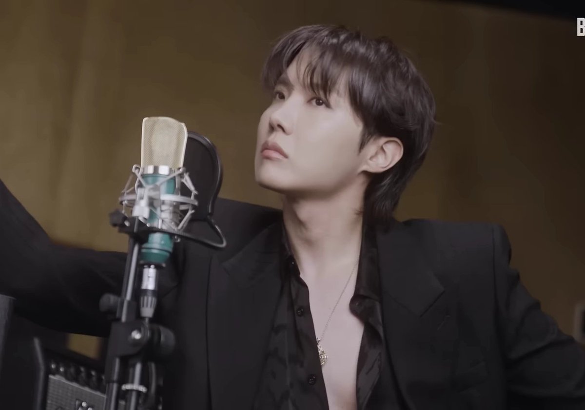 กระดุมเม็ดบนไม่มีแล้วดิอ้วม