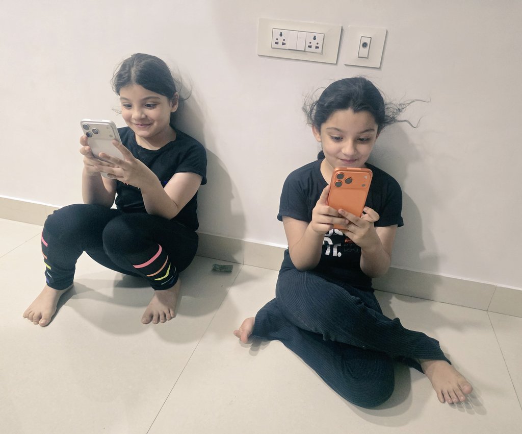 sarfaraazsaifi's tweet image. ईद ख़त्म एग्जाम की तैयारी शुरू....सुबह पहला पेपर !   Alhamdulillah / Masha Allah 

@sarfaraazsaifi #exam