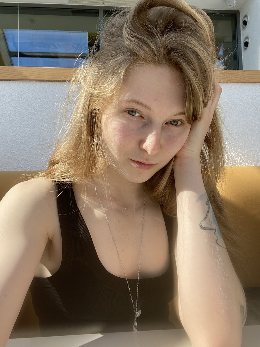 шам(п҉)анское tweet media