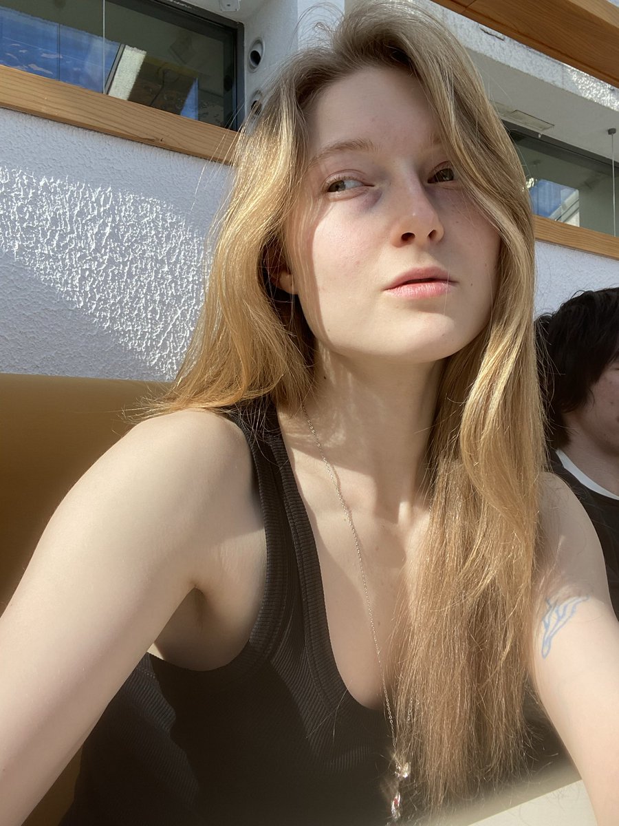 шам(п҉)анское tweet media