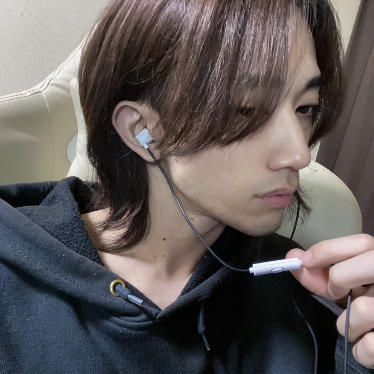 Sleep_Yuzu's tweet image. RAZER様 (@RazerJP )から「 RAZER HAMMERHEAD V3 WIRED EARBUDS 」の新色ホワイトをご提供していただきました！

カナル型で耳にフィットしてとても快適！
高音質で臨場感があってゲームに相性抜群🎮

普段からRAZER製品を愛用してるので超嬉しいです☺️
ありがとうございます♩

#Razer #PR