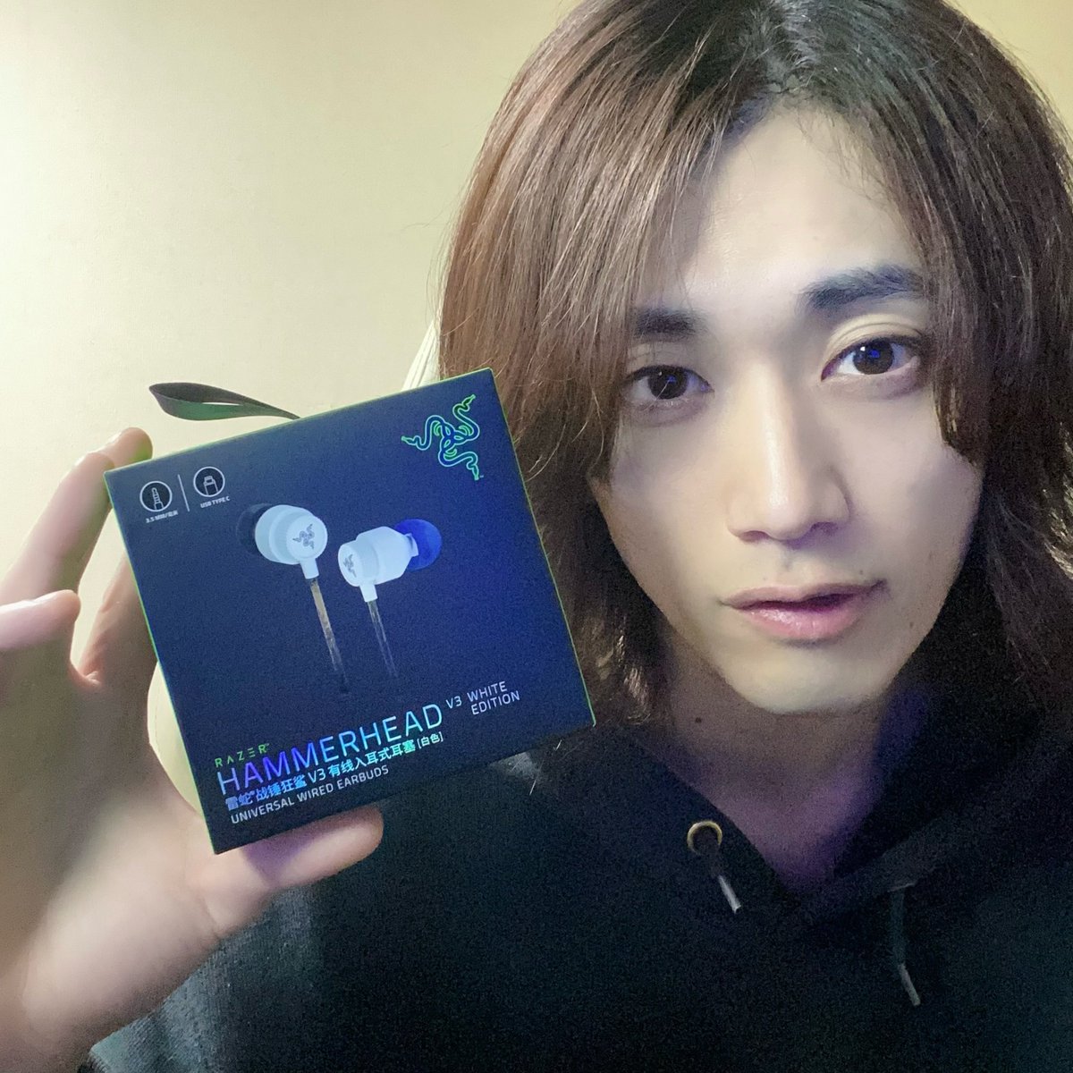 Sleep_Yuzu's tweet image. RAZER様 (@RazerJP )から「 RAZER HAMMERHEAD V3 WIRED EARBUDS 」の新色ホワイトをご提供していただきました！

カナル型で耳にフィットしてとても快適！
高音質で臨場感があってゲームに相性抜群🎮

普段からRAZER製品を愛用してるので超嬉しいです☺️
ありがとうございます♩

#Razer #PR